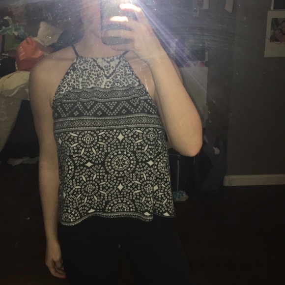 Open back w/tie b&w top!!💌 - Picture 2 of 4